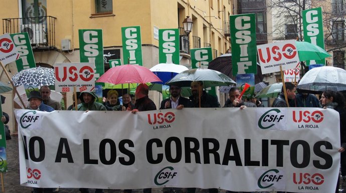 Protesta CSIF y USO en contra Ley Diálogo Social                   