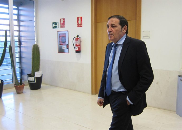 El consejero de Sanidad, Antonio María Sáez  Aguado