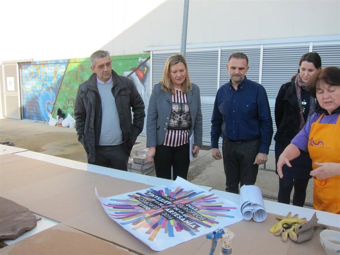 Pilar del Olmo visita el Centro Regional de Artesanía ubicado en Valladolid