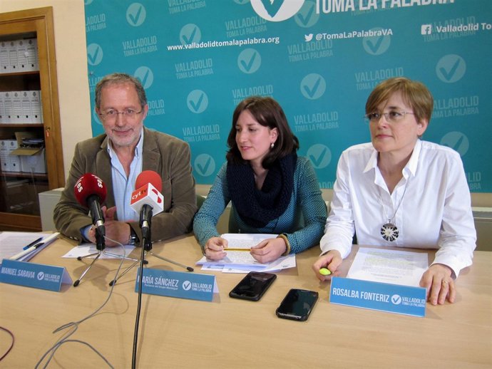 Ediles de VTLP, durante la presentación de la moción. 