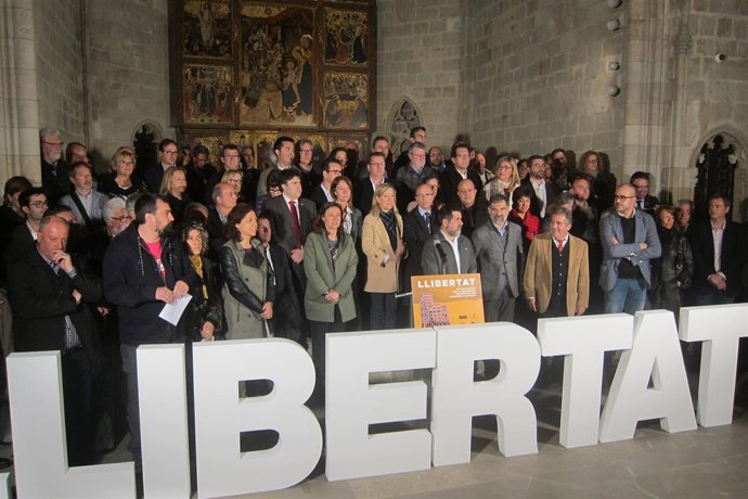 Municipios y entidades firman un manifiesto contra las investigaciones a consist