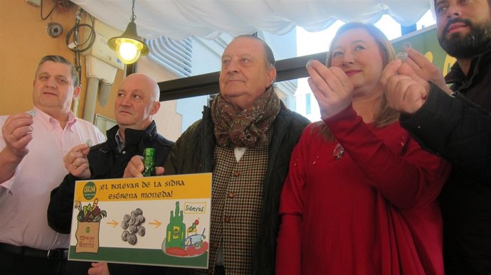 Hosteleros de La Gascona presentan su nueva moneda. 