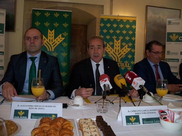 De izda a dcha, Alejandro Hidalgo, Cipriano García y Narciso Prieto. 