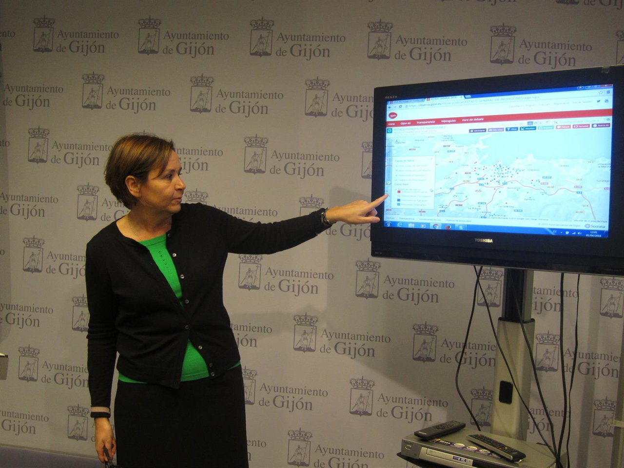 La alcaldesa, durante la rueda de prensa.