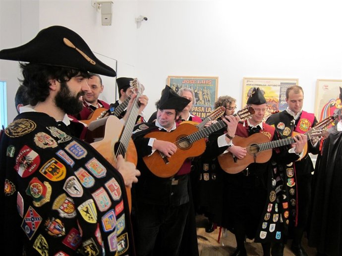 Tunos en la muestra 'Arts Tunandi' en Salamanca.