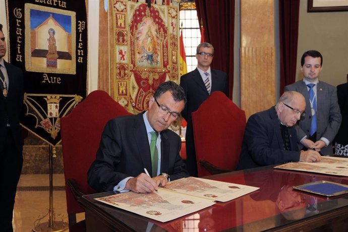 Hermanamiento entre los caballeros de La Fuensanta y los devotos de La Arrixaca