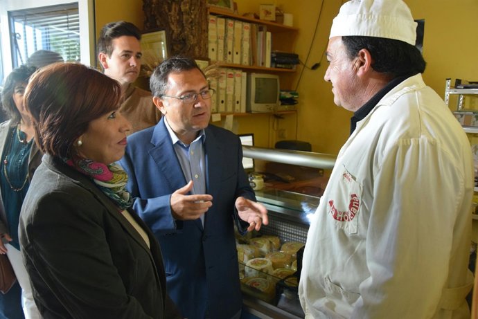 Heredia vista una quesería de Coín