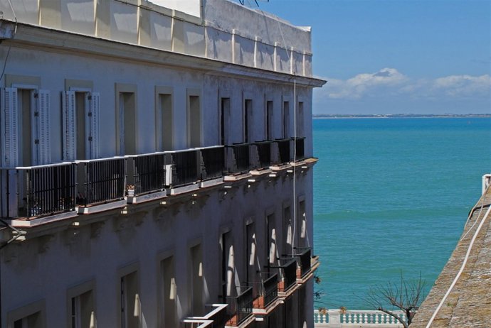 NP Y Foto 'Balcones Al Mar', Ganadora Del Certamen #Cádizpareceamérica