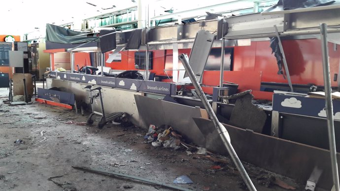 Interior del aeropuerto de Bruselas-Zaventem tras las explosiones