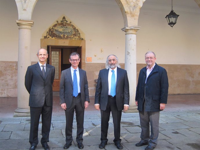 Agustín Costa junto con Jorge Luis Parrondo, Jaime Ferrer y Leopoldo Tolivar