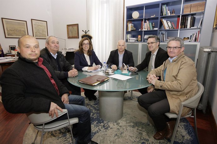 Reunión entre la presidenta de la Diputación y el Ayuntamiento de Villanueva