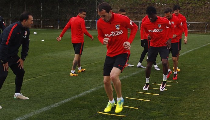 Diego Godín entrenamiento Atlético