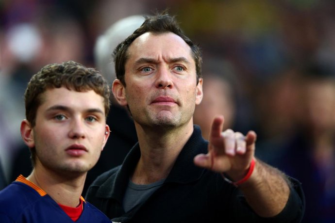 Jude Law y Rafferty Law FC Barcelona y Real Madrid CF partido