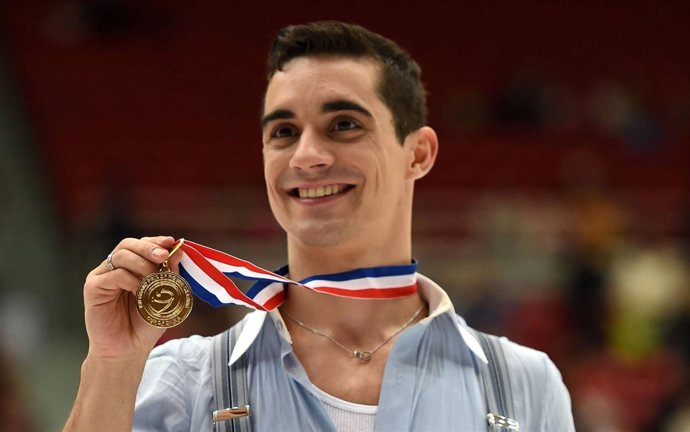 (151108) -- BEIJING, Nov. 8, 2015 -- Gold Medalist Javier Fernandez Of Spain Pos