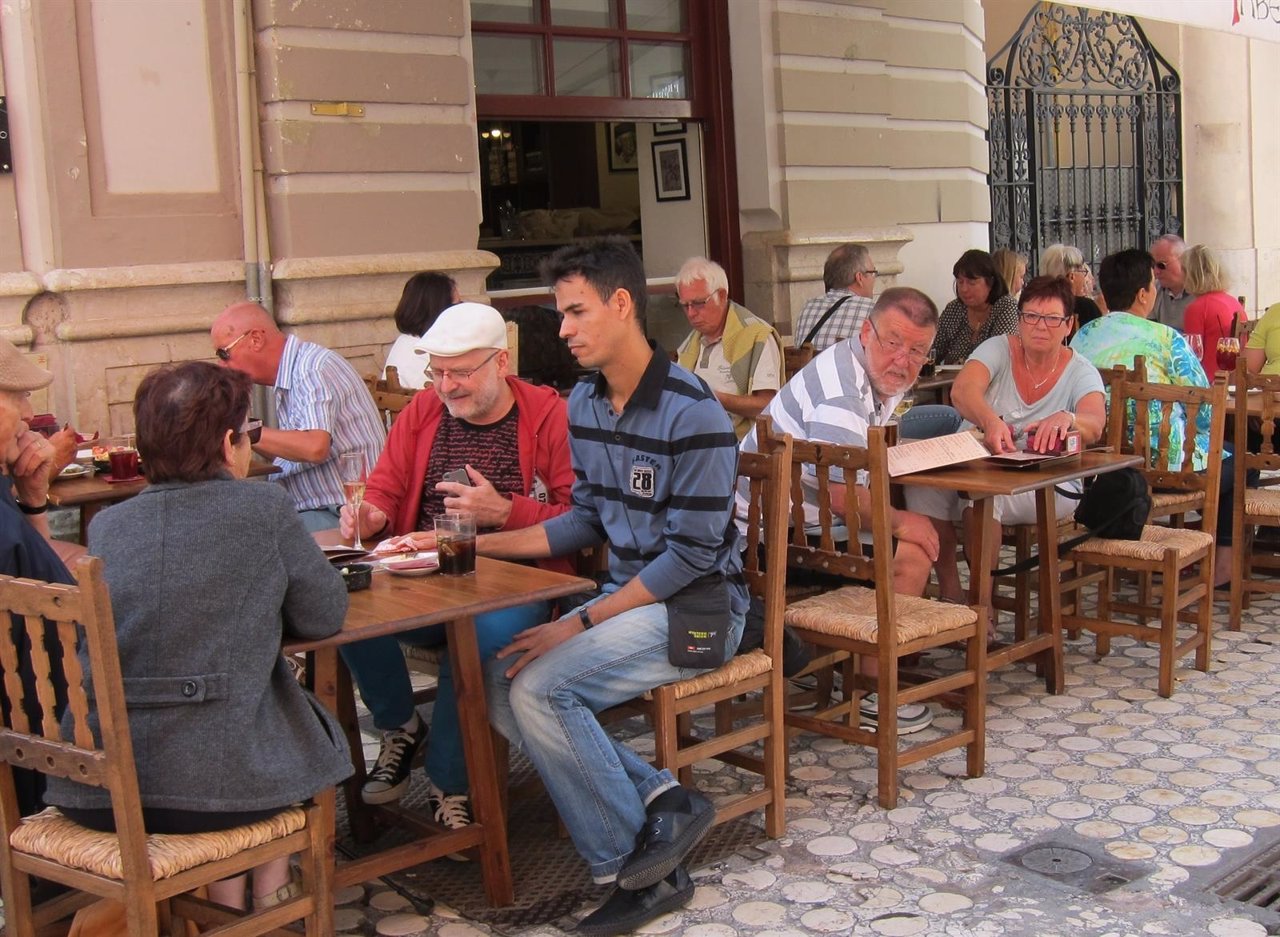 Turismo,turistas,cerveza,establecimiento,restaurante,tapas,terraza,bar,