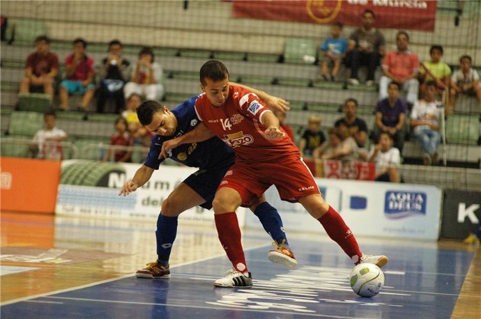 Adri, en ElPozo Murcia FS-Azkar Lugo