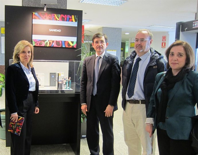 Autoridades presentan la muestra  'Otra forma de vernos'