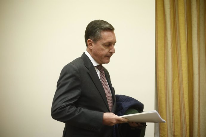 Santiago Menéndez comparece en la Comisión de Hacienda