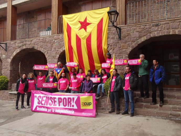 Concentración de la CUP en Vilamur (Lleida)