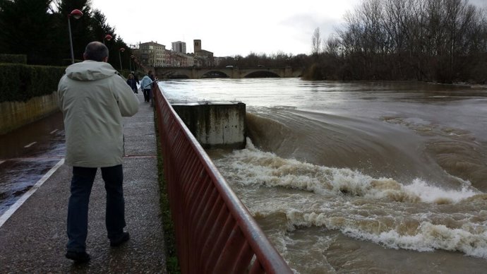 Imagen del río Ebro en su crecida de hace un año