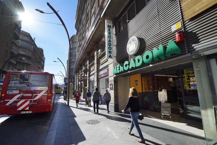 Tienda Mercadona en la Gran Vía de Murcia