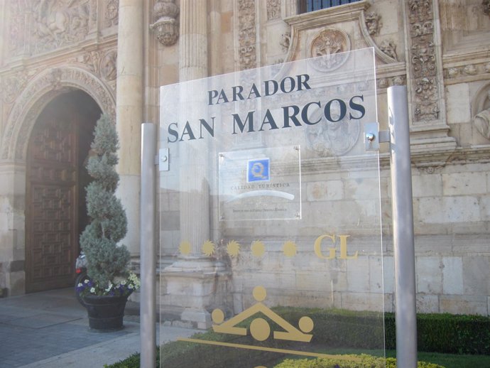Parador De San Marcos En León