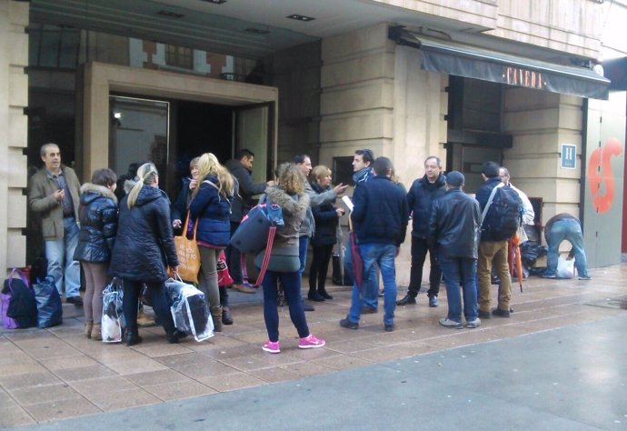 Trabajadores despedidos del Hotel Room Mate de Oviedo
