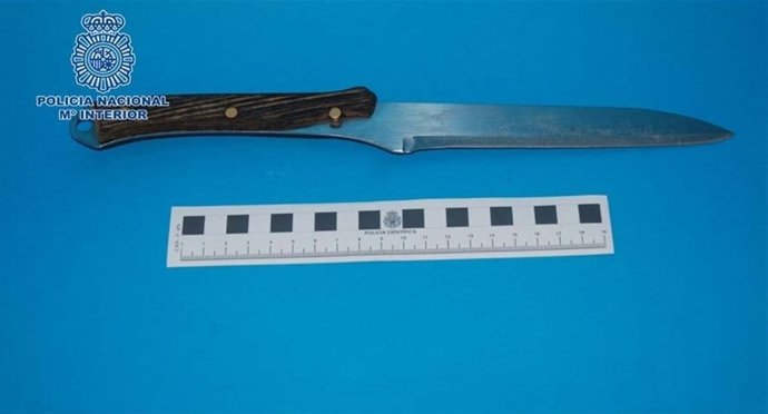 Foto del cuchillo empleado para amenazar a turistas