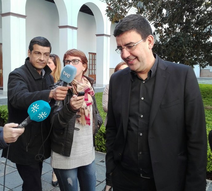 Mario Jiménez, hoy ante los medios