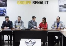 Firma del acuerdo entre Renault y sindicatos para el Plan Industrial