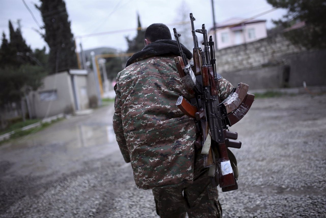 Soldado de las fuerzas de autodefensa de Nagorno Karabaj