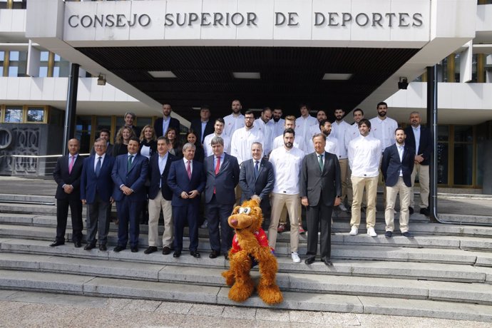 Selección española de balonmano en el CSD antes del Preolímpico