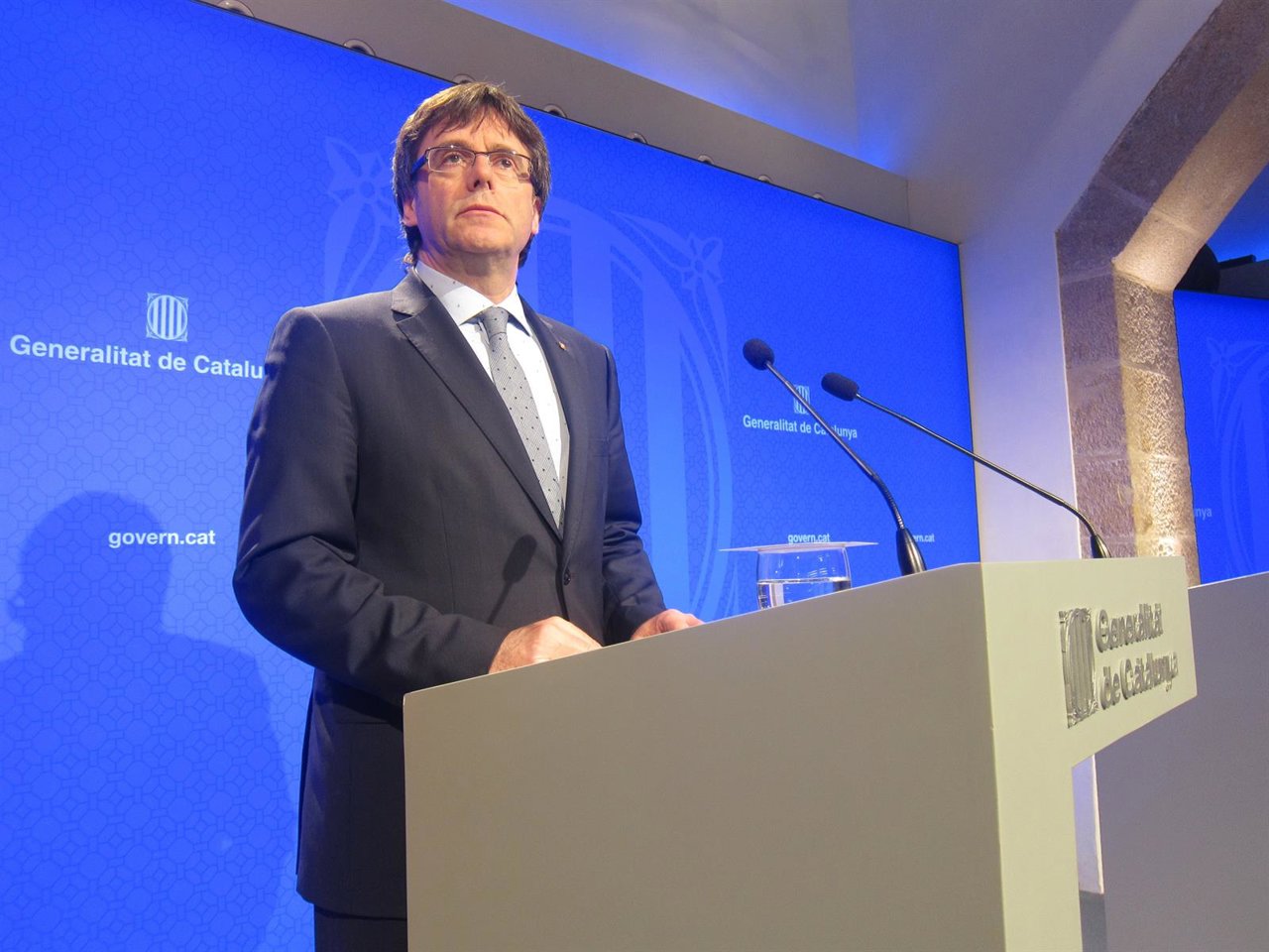 El presidente de la Generalitat, Carles Puigdemont, en rueda de prensa
