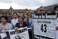 Familiares de los 'normalistas' protestan en apoyo a la CIDH
