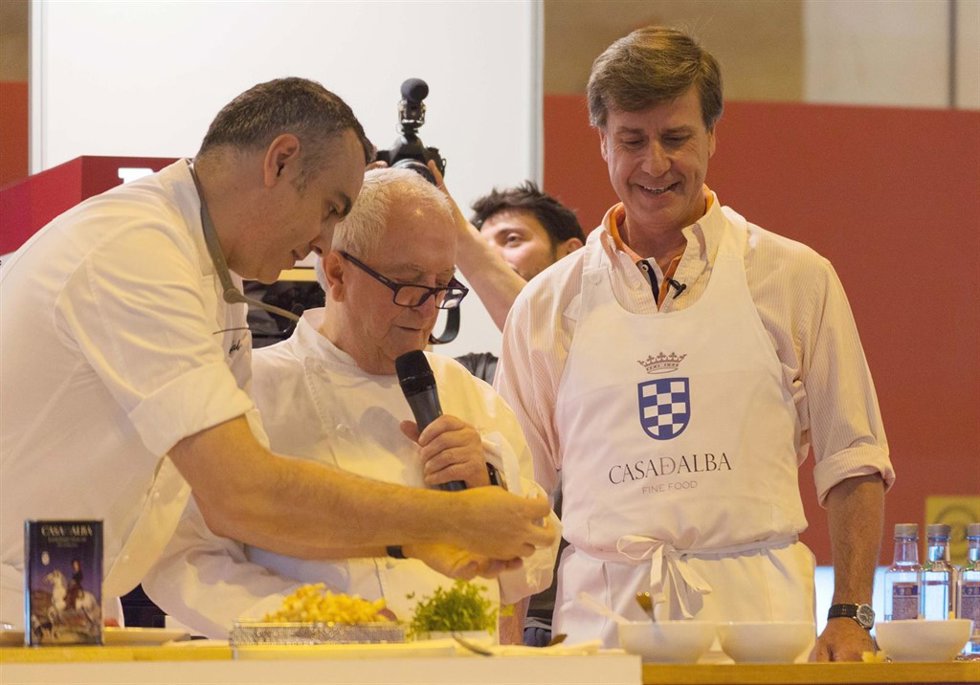 CAYETANO MARTÍNEZ DE IRUJO