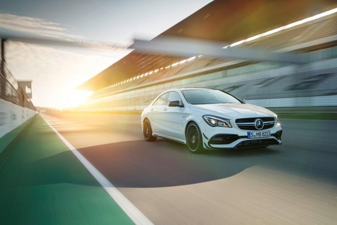 Mercedes-Benz eleva un 8,4% sus entregas en marzo