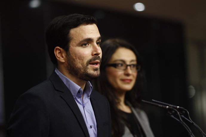 Alberto Garzón y Sol Sánchez en el Congreso