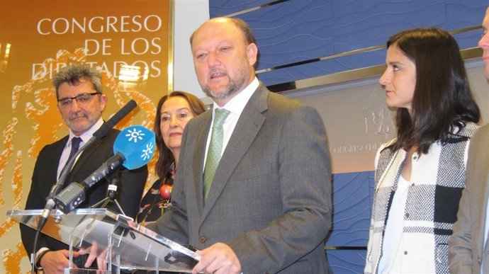 El diputado del PSOE por Sevilla Antonio Pradas, en el Congreso