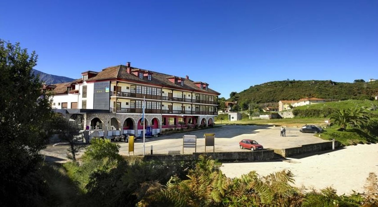 Hotel Kaype de Barru, antes de las obras de ampliación. 