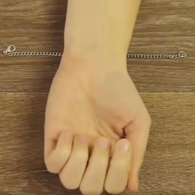 Cómo abrocharse una pulsera