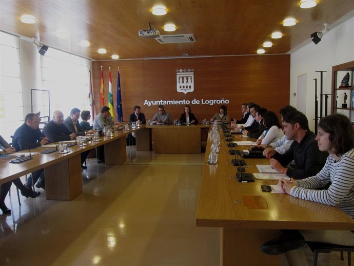 Imagen de la comisión constituida hoy