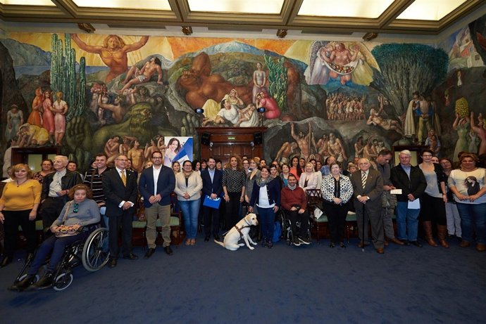 NOTA DE PRENSA Y FOTOGRAFÍA: VOLUNTARIADO AYUDAS