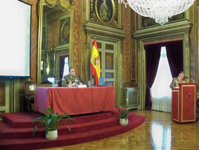 El general del Ejército F.Gan y el coronel E.Odón