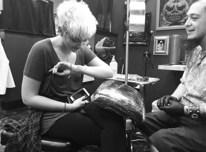 PARIS JACKSON SE TATÚA POR SU PADRE/INSTAGRAM