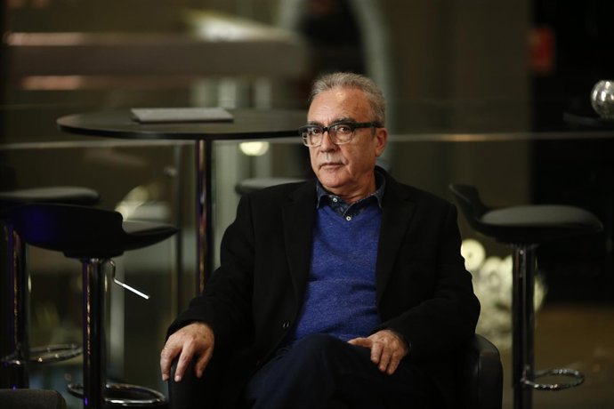 Juan José Millás presenta Desde la sombra