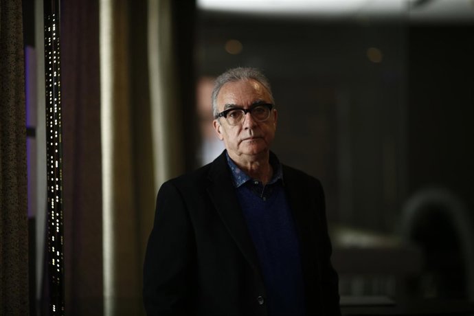 Juan José Millás presenta Desde la sombra