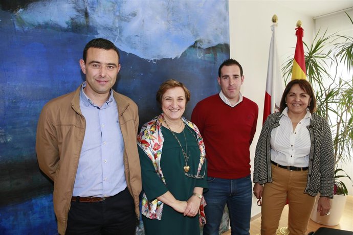 12:30Despacho de la consejera La consejera de Sanidad, María Luisa Real,  recibe