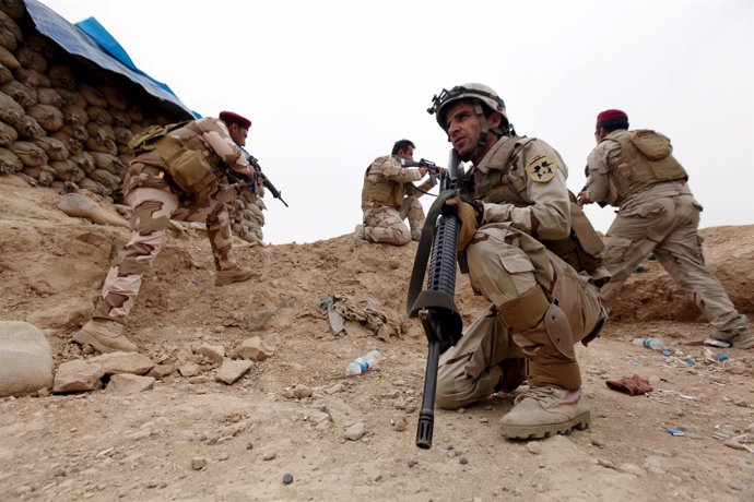 Militares iraquíes que participan en la ofensiva contra Estado Islámico