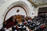 Desalojan la sede de la Asamblea venezolana por una alerta de explosivo en las inmediaciones