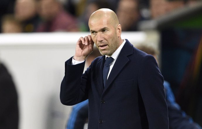 Zinedine Zidane, entrenador del Real Madrid en el partido de Wolfsburgo